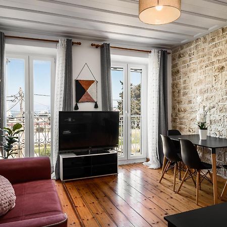 Laval Apartment Mantouki Экстерьер фото