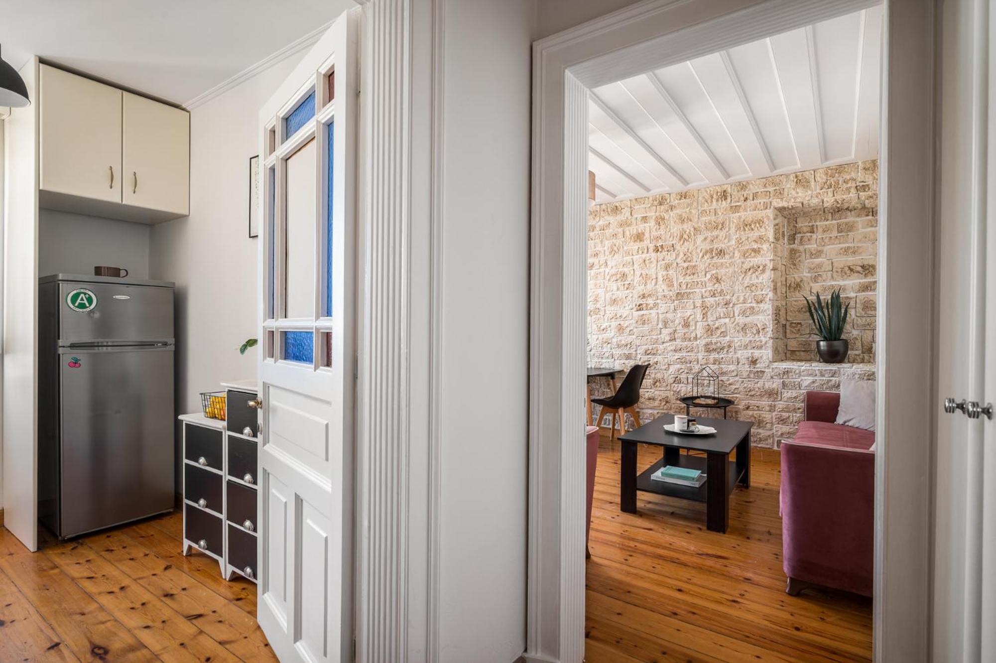 Laval Apartment Mantouki Экстерьер фото